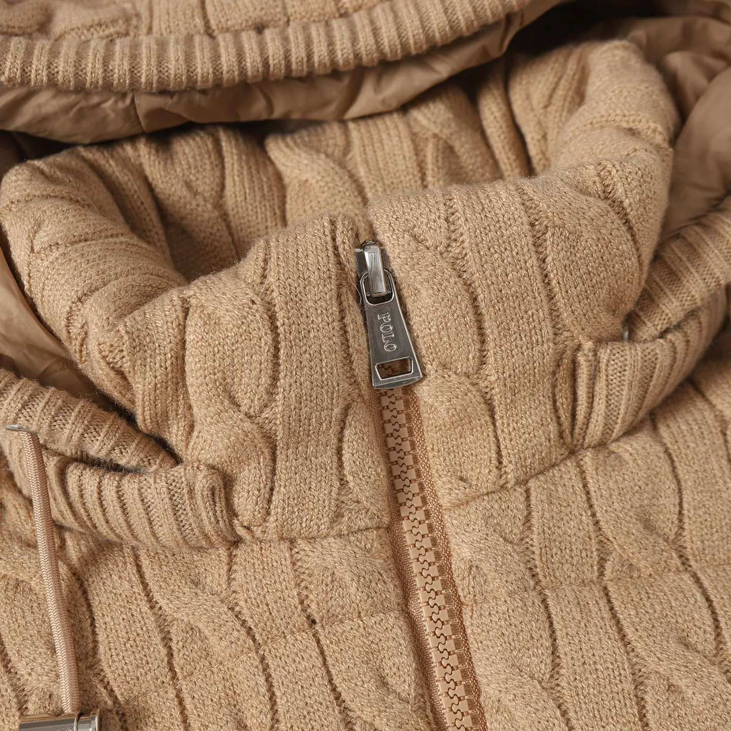 🅿️1100 【Women's】Ralph/Ralph Lauren 25ss new hooded down jacket brings warmth within reach. 🧵 Combining classic cable knitting with warm down, it’s a textured choice. Warm winter colors, the answer to classics and style. ❄️ Needless to say, the texture speaks for itself. Rah Lauren cable down jacket defines winter style. Color Black Khaki Size s m L xL